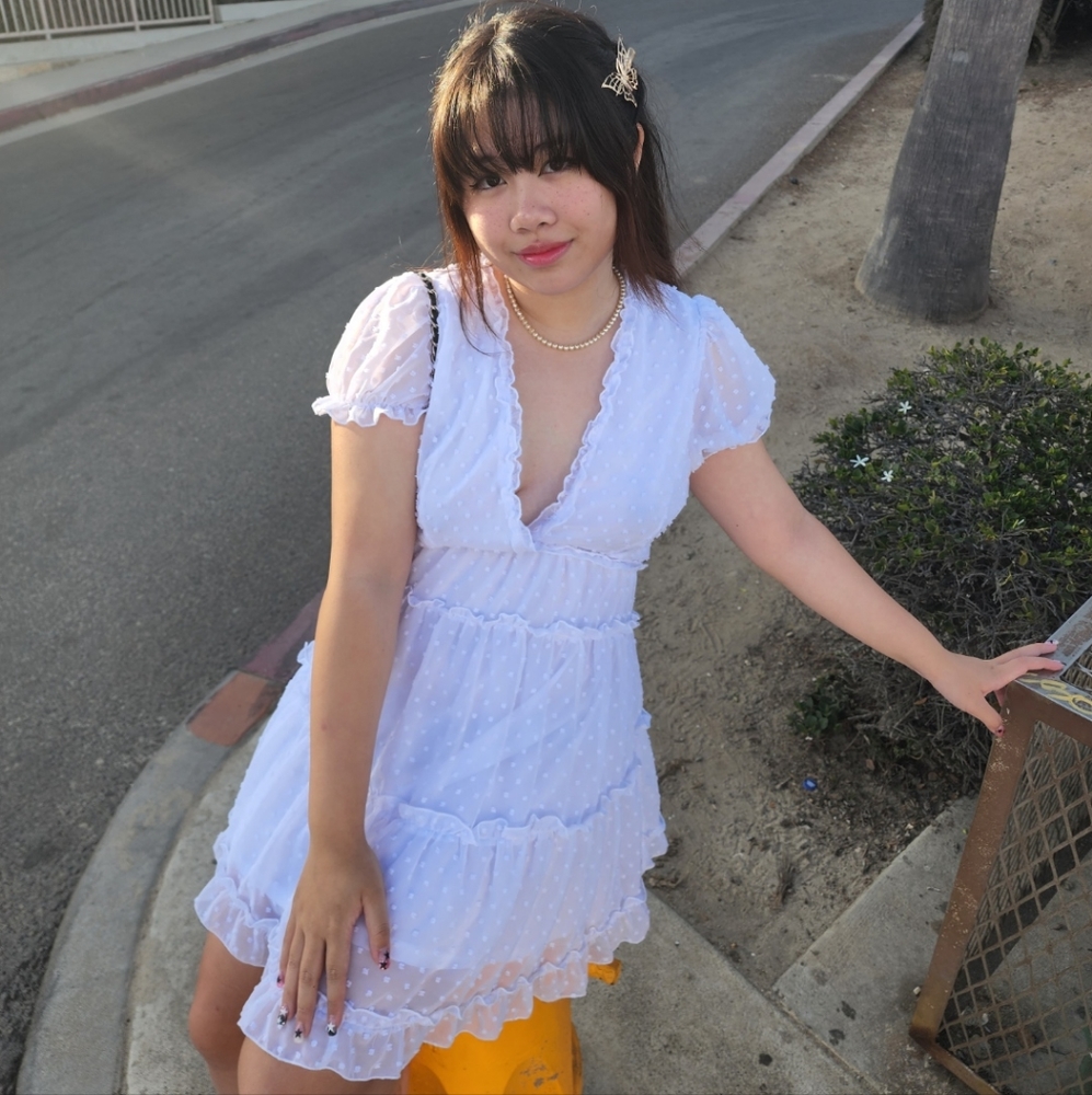 breathable backless baby doll dress! worn once, v-neck, no stains